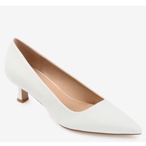 Journee Collection Celica Pump